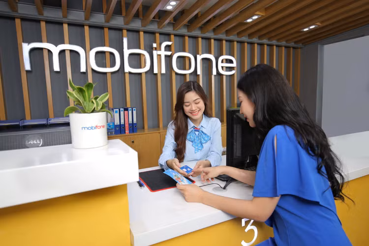 MobiFone là nhà mạng luôn đi đầu trong việc lấy khách hàng làm trung tâm, lấy công tác chăm sóc khách hàng làm thước đo chất lượng của doanh nghiệp.