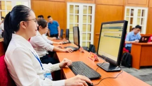 Thành phố Hồ Chí Minh đã vận hành thử nghiệm mô hình chính quyền địa phương 2 cấp ở 102 phường, xã mới. 