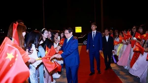 Lễ tiễn Thủ tướng Phạm Minh Chính kết thúc chuyến tham dự Hội nghị WEF 16 Thiên Tân và làm việc tại Trung Quốc. (Ảnh: Dương Giang/TTXVN)