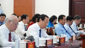 Lãnh đạo Thành phố Hồ Chí Minh tham dự kỳ họp.