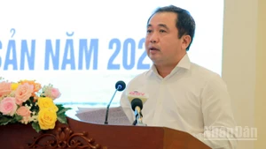 Quyền Bộ trưởng Nông nghiệp và Môi trường Trần Đức Thắng phát biểu tại hội thảo.