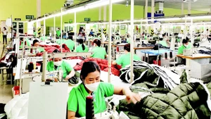 Sản xuất hàng dệt may xuất khẩu tại Tổng công ty cổ phần Dệt may Nam Định.