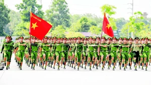 Cán bộ, chiến sĩ lực lượng Công an nhân dân tập luyện tại Trung tâm Huấn luyện và Bồi dưỡng nghiệp vụ (K20), Hà Nội. (Ảnh: THẾ ĐẠI)