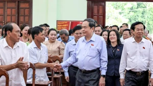 Chủ tịch Quốc hội Trần Thanh Mẫn với cử tri thành phố Cần Thơ. (Ảnh: HẢI HÀNH)