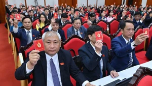Ban Bí thư yêu cầu tiến hành đổi Thẻ đảng viên trong toàn Đảng.