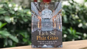 Cuốn sách “Lịch sử Phật giáo-Hành trình từ cội nguồn Ấn Độ đến các vùng đất châu Á" do Tiến sĩ, Thượng tọa Thích Thiện Chánh dịch. 