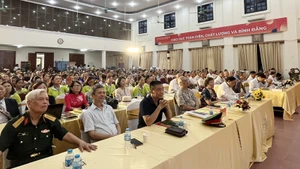 Các đại biểu tham dự hội thảo.