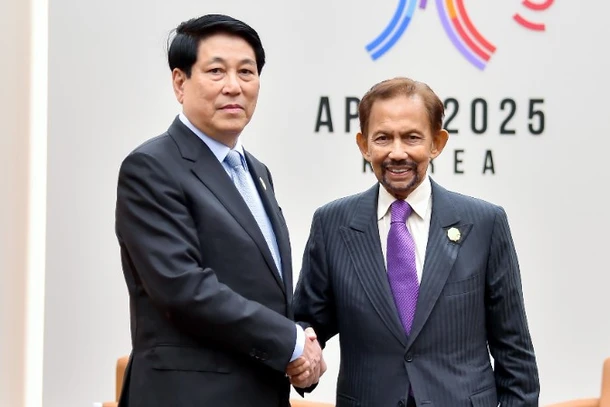 Chủ tịch nước Lương Cường gặp với Quốc vương Brunei Darussalam Haji Hassanal Bolkiah.