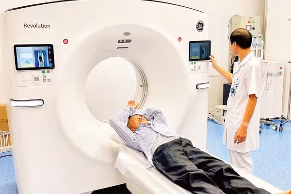 Ninh Bình phát triển nhiều kỹ thuật y học chuyên sâu với trang thiết bị hiện đại (Ảnh YẾN TRINH)