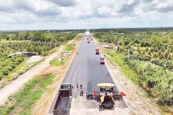 Dự án đường cao tốc Cao Lãnh-An Hữu nhìn từ trên cao.