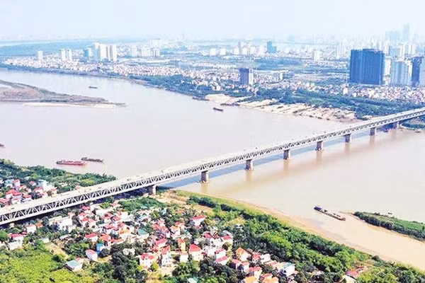 Sông Hồng, đoạn qua phường Hồng Hà, Thành phố Hà Nội.