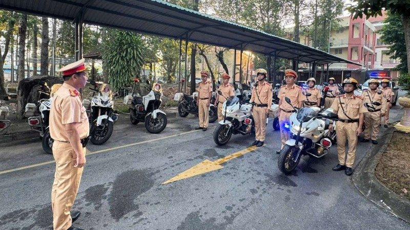 Lực lượng Cảnh sát giao thông ra quân bảo đảm trật tự, an toàn giao thông (Ảnh: PC08)