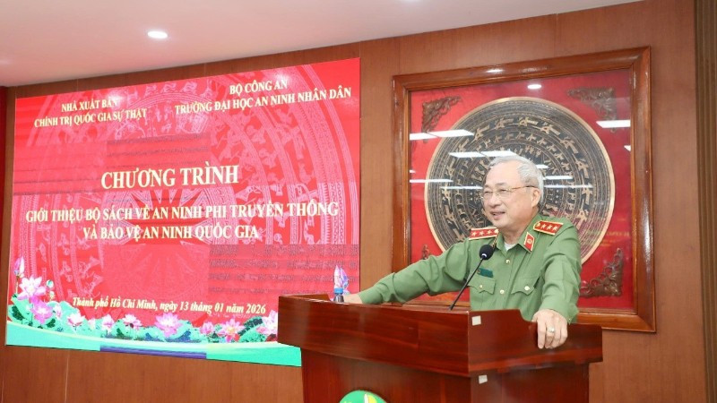 Giáo sư, Tiến sĩ, Thượng tướng Nguyễn Văn Thành phát biểu chia sẻ tại Chương trình.