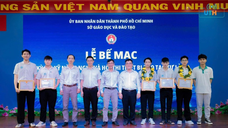 Các cán bộ, giảng viên, sinh viên tại kỳ thi Kỹ năng nghề Thành phố Hồ Chí Minh năm 2025. (Ảnh: UTH)