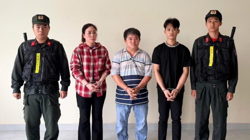 Các đối tượng tại cơ quan chức năng. (Ảnh: Công an cung cấp)