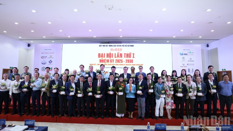 Ban Chấp hành HoREA nhiệm kỳ 2025-2030 ra mắt đại hội. 