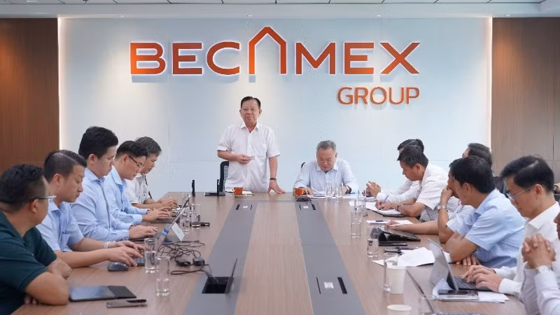 Ông Nguyễn Văn Hùng, Chủ tịch HĐQT Tập đoàn Becamex chia sẻ về sự phối hợp chặt chẽ và đồng hành cùng ngành điện đối với Tập đoàn. (Ảnh: EVNHCMC)