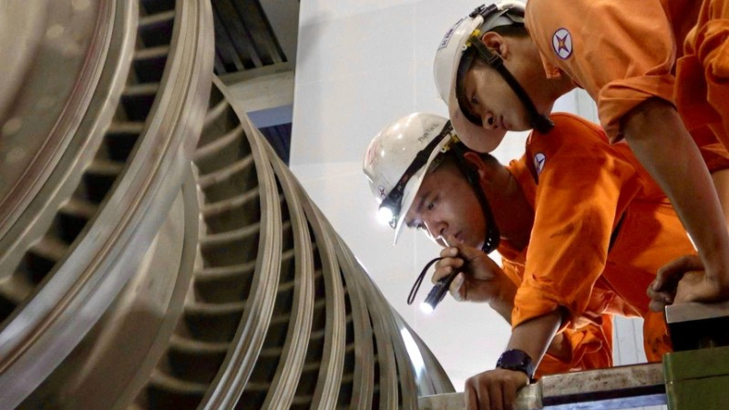 Sáng kiến “Nghiên cứu, thiết kế và gia công chế tạo giá đỡ bàn dao tiện để gia công seal fins hơi rotor HIP Nhà máy điện Vĩnh Tân 2” của Công ty EPS đạt chứng nhận cấp tổng công ty đợt 1 năm 2025.