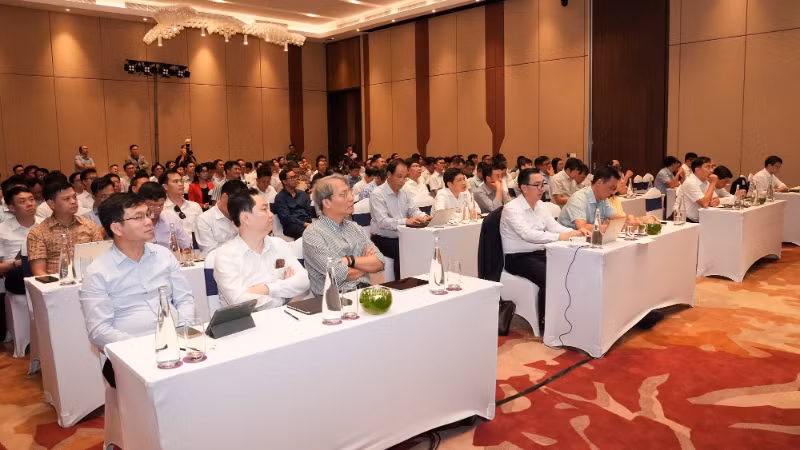 Toàn cảnh hội nghị.