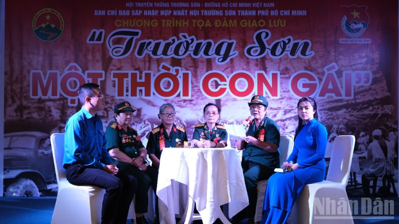 Các cựu nữ chiến sĩ Trường Sơn trong chương trình giao lưu "Trường Sơn-Một thời con gái"