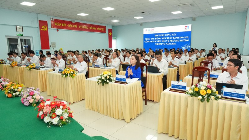 Các đại biểu dự hội nghị. 