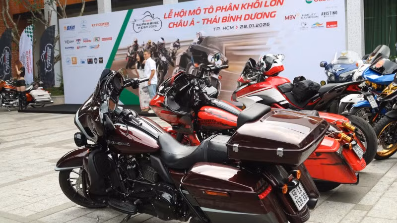 Nhiều loại mô-tô phân khối lớn được giới thiệu tại chương trình.