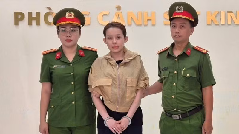 Võ Thị Ngọc Ngân tại cơ quan chức năng. (Ảnh: Công an cung cấp)