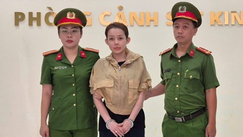 Võ Thị Ngọc Ngân tại cơ quan chức năng. (Ảnh: Công an cung cấp)