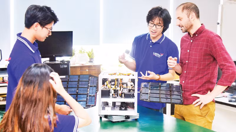 Một tiết học của Khoa Khoa học vũ trụ và trái đất tại Trường đại học Khoa học và Công nghệ Hà Nội.