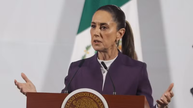Tổng thống Mexico Claudia Sheinbaum phát biểu trong cuộc họp báo tại Cung điện Quốc gia ở thành phố Mexico, ngày 4/3/2025. (Ảnh: Xinhua)