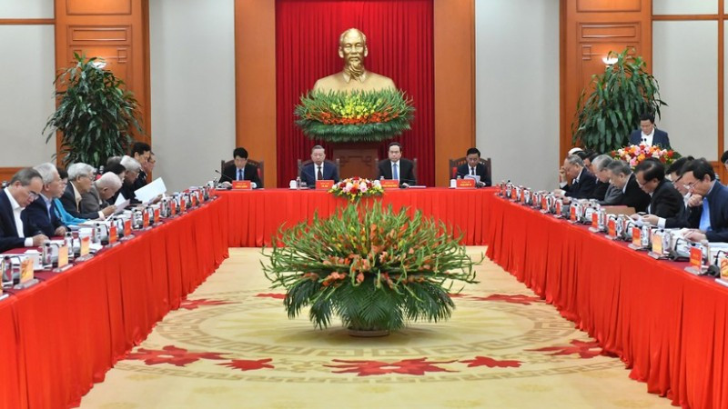 Quang cảnh Hội nghị các đồng chí nguyên lãnh đạo Đảng, Nhà nước góp ý kiến vào các dự thảo văn kiện trình Đại hội XIV diễn ra tại Trụ sở Trung ương Đảng, ngày 6/11/2024. (Ảnh: ĐĂNG KHOA)