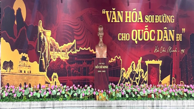 Điểm nhấn trong không gian triển lãm tại tầng 2, Nhà vuông khối A. 