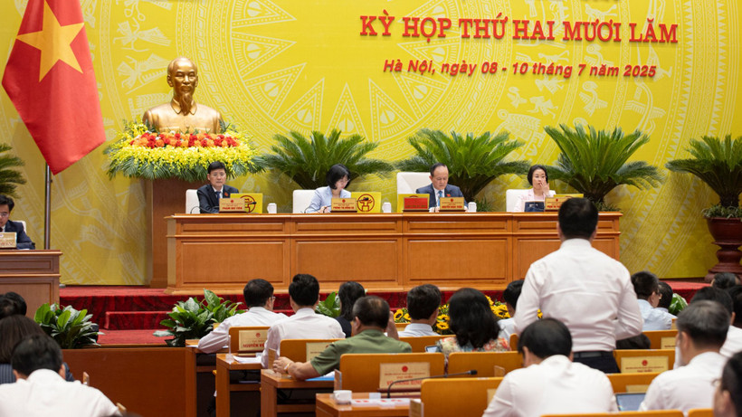 Phiên chất vấn và trả lời chất vấn tại Kỳ họp thường lệ giữa năm 2025 của Hội đồng nhân dân thành phố Hà Nội.