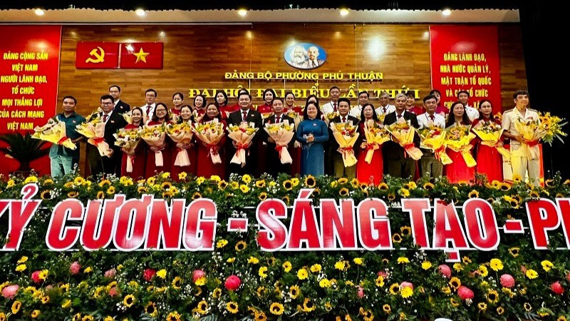 Ban Chấp hành, Ban Thường vụ, Ủy ban Kiểm tra Đảng ủy phường Phú Thuận nhiệm kỳ 2025-2030 ra mắt đại hội