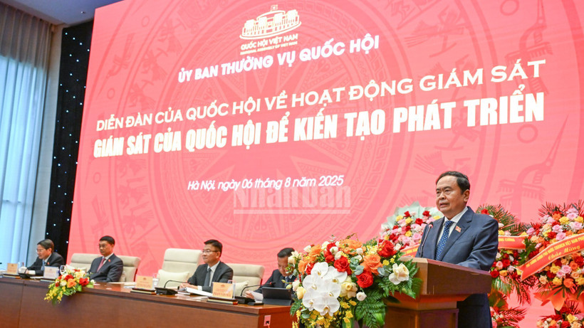 Chủ tịch Quốc hội Trần Thanh Mẫn phát biểu khai mạc diễn đàn.