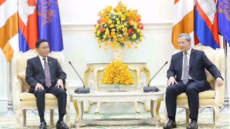 Thường trực Ban Bí thư Trần Cẩm Tú hội kiến Thủ tướng Campuchia Hun Manet. (Ảnh: TTXVN)