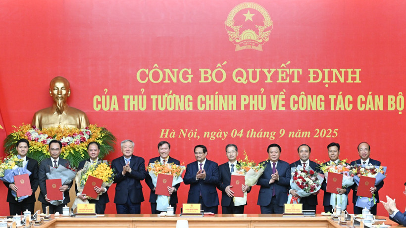 Thủ tướng Phạm Minh Chính trao Quyết định tiếp nhận, bổ nhiệm lãnh đạo một số bộ, cơ quan.
