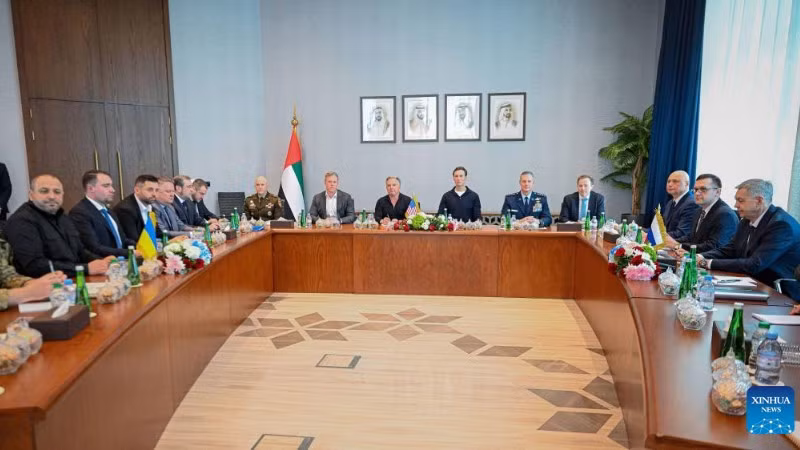 Các đại diện Nga và Ukraine tham gia vòng đàm phán thứ hai tại Abu Dhabi, Các Tiểu vương quốc Arab Thống nhất (UAE), ngày 4/2. (Ảnh: Xinhua)