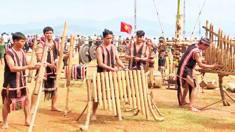 Mùa Xuân ở Tây Nguyên thường kéo dài để người dân nghỉ ngơi sau cả năm vất vả.