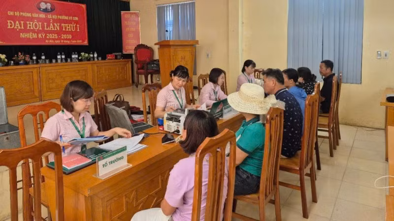 Phòng giao dịch Ngân hàng Chính sách xã hội Hoà Bình duy trì hoạt động các điểm giao dịch trên toàn địa bàn.