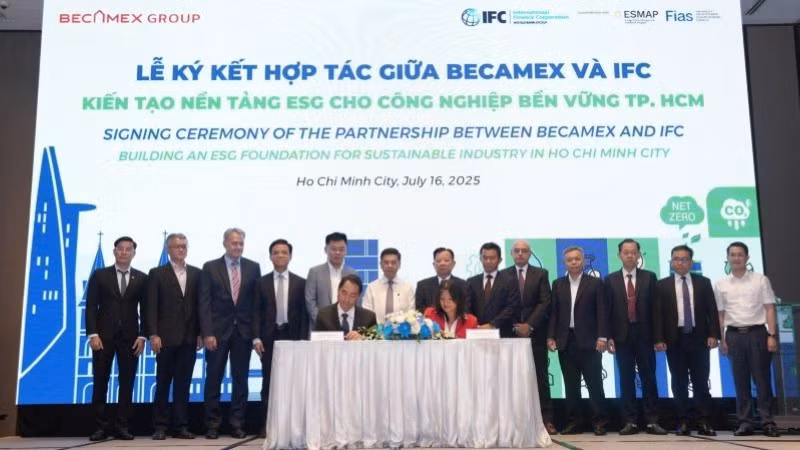 Ký kết hợp tác giữa Tập đoàn Becamex và IFC kiến tạo nền tảng ESG cho công nghiệp bền vững Thành phố Hồ Chí Minh. 