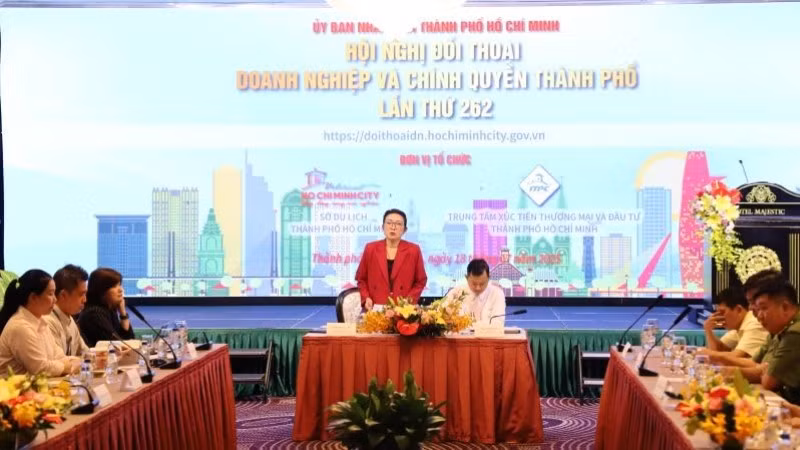 Lãnh đạo ITPC và Sở Du lịch Thành phố Hồ Chí Minh chủ trì buổi đối thoại.