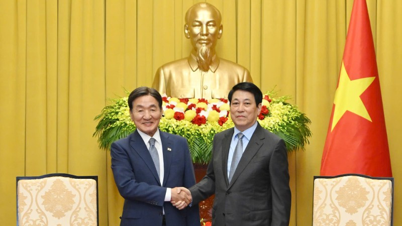 Chủ tịch nước Lương Cường tiếp Đặc phái viên của Tổng thống Hàn Quốc.