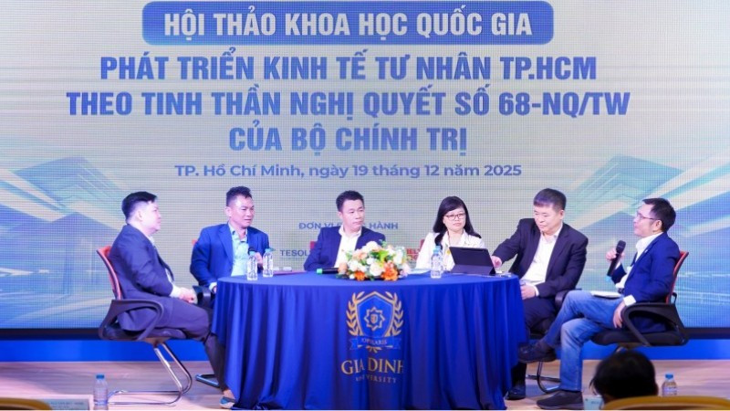 Các chuyên gia tham gia phiên thảo luận.