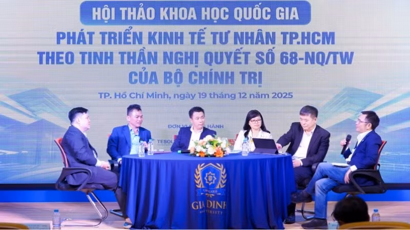 Các chuyên gia tham gia phiên thảo luận.