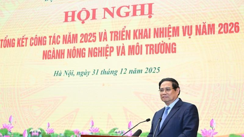 Thủ tướng Chính phủ Phạm Minh Chính phát biểu ý kiến chỉ đạo hội nghị. (Ảnh: TRẦN HẢI)