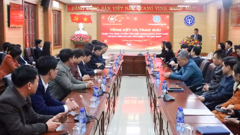 Các đại biểu dự hội nghị.