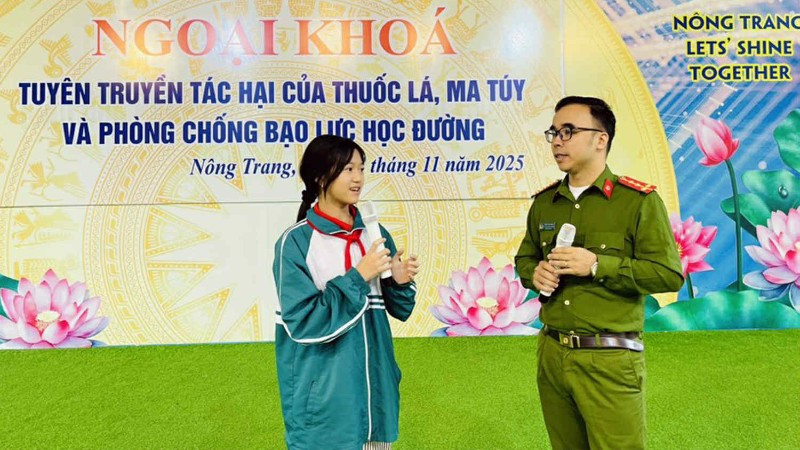 Chương trình ngoại khóa tuyên truyền về tác hại của thuốc lá, ma túy và phòng, chống bạo lực học đường tại Trường trung học cơ sở Nông Trang, phường Nông Trang, tỉnh Phú Thọ. (Ảnh: THẢO MY) 