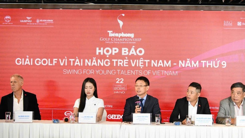 Ban tổ chức họp báo tại Hà Nội.