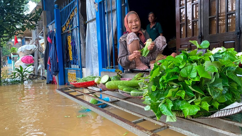 Có phương án chủ động, người dân bình tĩnh sống chung với mưa lụt.